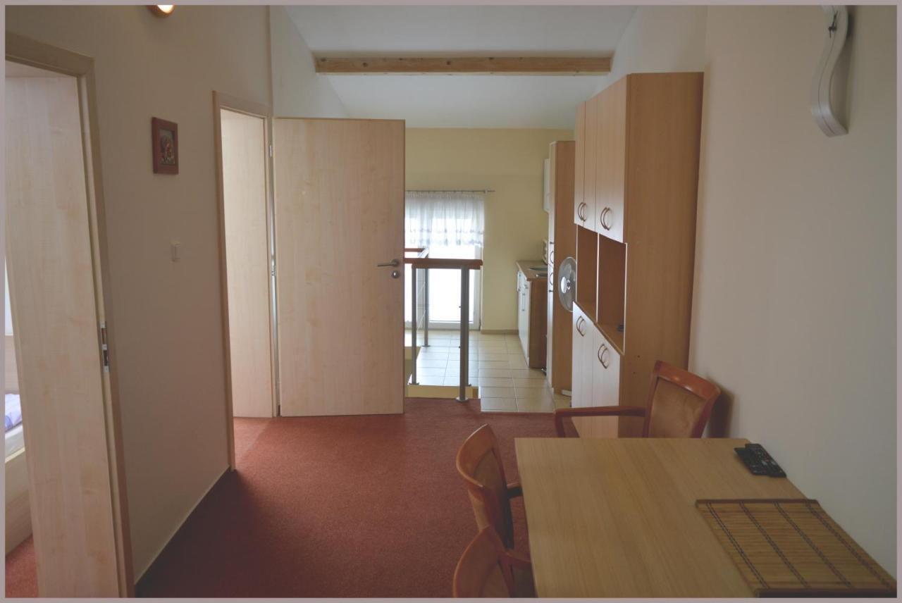 Apartmany Tiva Ostrava Bagian luar foto