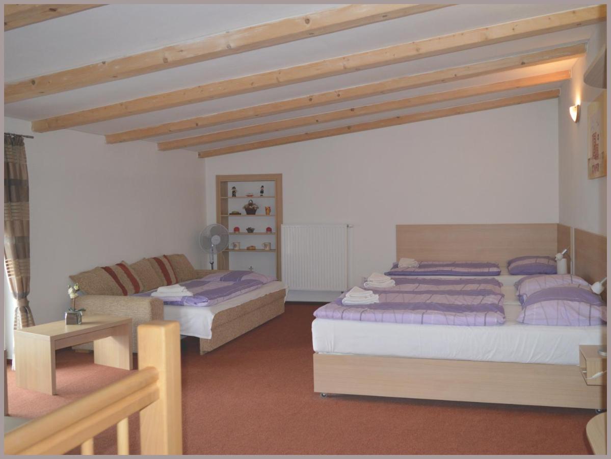Apartmany Tiva Ostrava Bagian luar foto